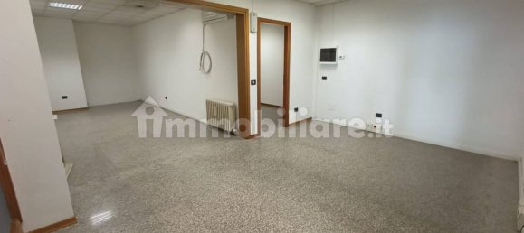 2-Zimmer Gewerbliche Immobilie in Resana, Italy, Nr. 365162 5