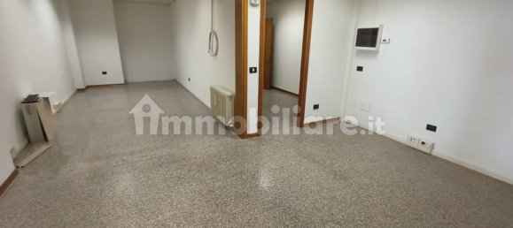 2-Zimmer Gewerbliche Immobilie in Resana, Italy, Nr. 365162 10