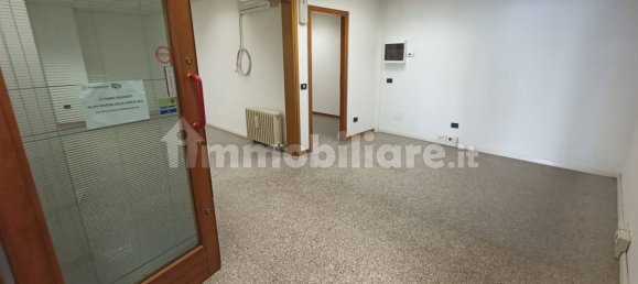 2-Zimmer Gewerbliche Immobilie in Resana, Italy, Nr. 365162 11