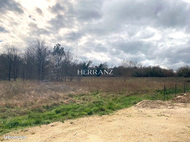 Terreno en Lagorce, France 1100 m² No. 100357