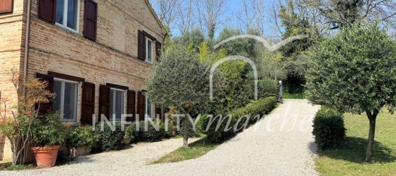 4 Schlafzimmer Haus in Montecosaro, Italy, Nr. 11757 39