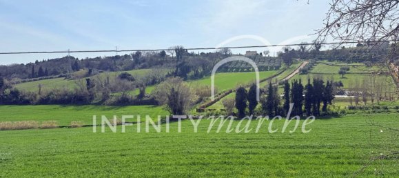 4 Schlafzimmer Haus in Montecosaro, Italy, Nr. 11757 59