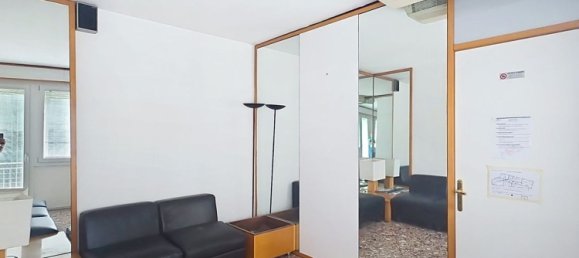 4 bedrooms Apartment in Venice, Italy No. 323334 6