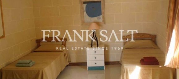 2 غرف نوم بنغالو في Xewkija, Malta رقم 5524 5