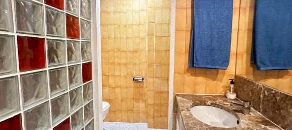 Apartamento de 2 dormitorios en Marbella, Spain No. 21978 13