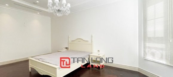 5 bedrooms Villa in Long Bien, Vietnam No. 563 18