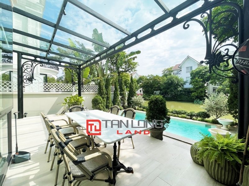 5 bedrooms Villa in Long Bien, Vietnam No. 563