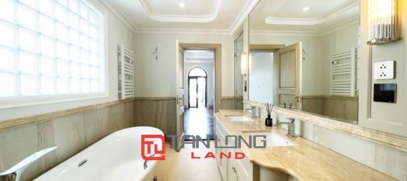 5 bedrooms Villa in Long Bien, Vietnam No. 563 7