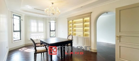 5 bedrooms Villa in Long Bien, Vietnam No. 563 12