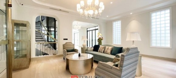 5 bedrooms Villa in Long Bien, Vietnam No. 563 3