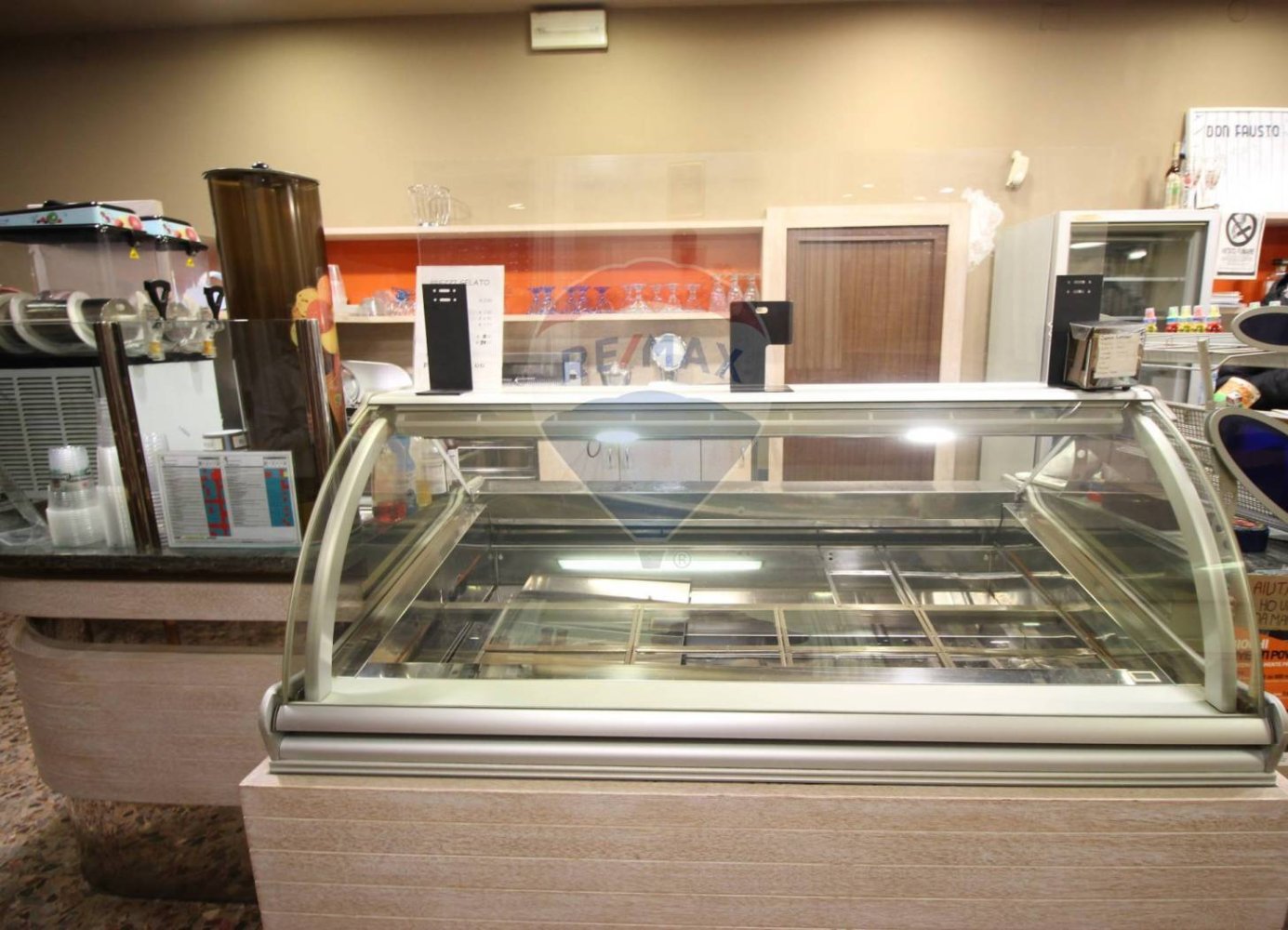 Propiedad comercial de 1 habitación en Lurano, Italy No. 85682