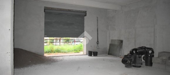1 room Garage in Paola, Italy No. 74453 3