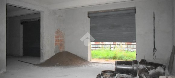 1 room Garage in Paola, Italy No. 74453 2