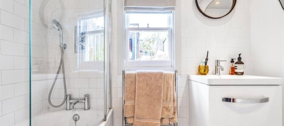 2 bedrooms House in London, United Kingdom No. 7802 6