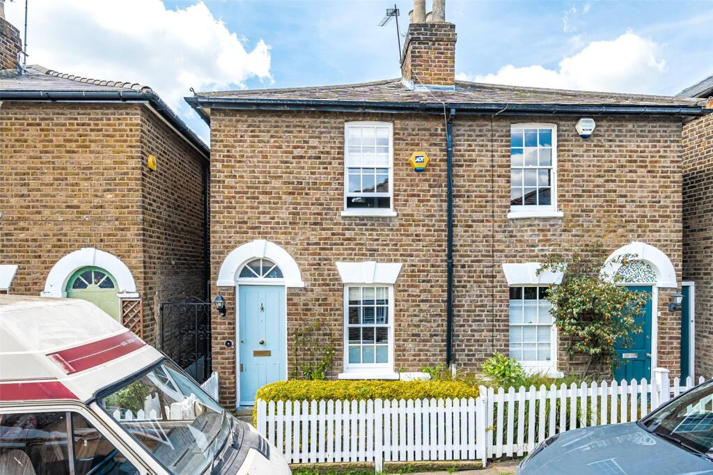 2 bedrooms House in London, United Kingdom No. 7802