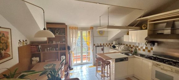 6 bedrooms Villa in Teramo, Italy No. 105575 5