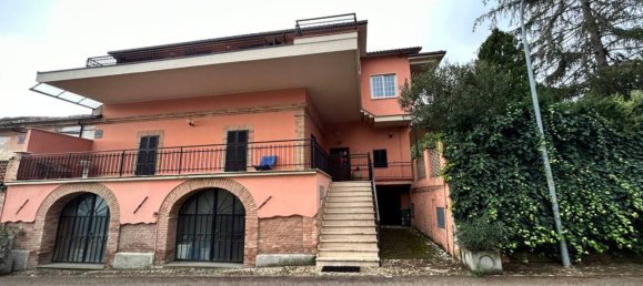 6 bedrooms Villa in Teramo, Italy No. 105575 19
