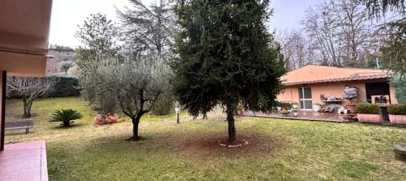 6 bedrooms Villa in Teramo, Italy No. 105575 2