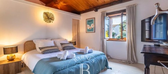 5 bedrooms House in Saint-Florent, France No. 74231 15