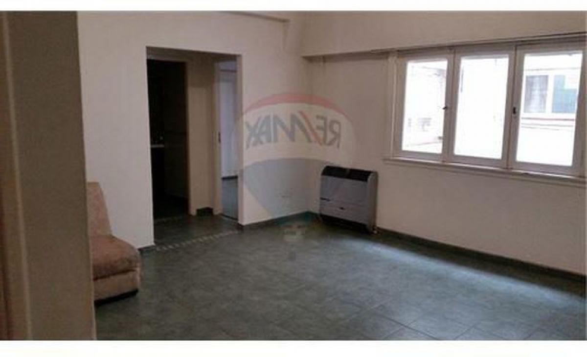 Apartamento de 2 dormitorios en Buenos Aires, Argentina No. 86096
