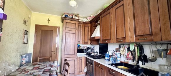 2 bedrooms Apartment in Turin, Italy No. 267838 9