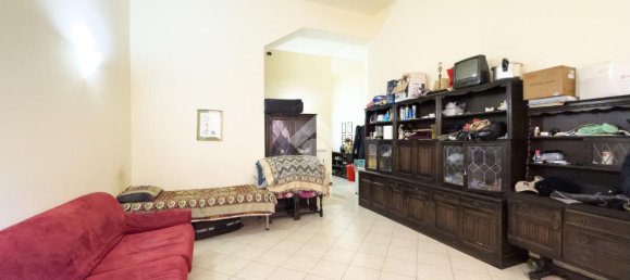 Квартира с 2 комнатами в Лиссоне, Италия № 7631 2