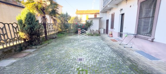 3-salle Appartement à Vigevano, Italy No. 238641 38