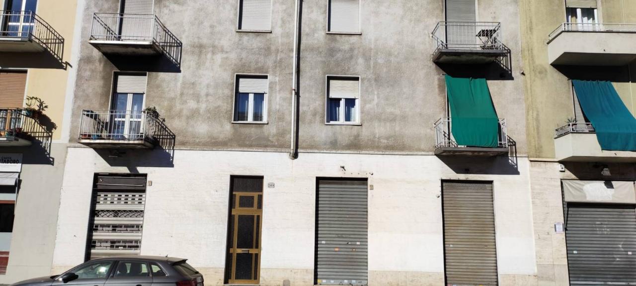 4 rooms Apartment in Turin, Italy No. 134311