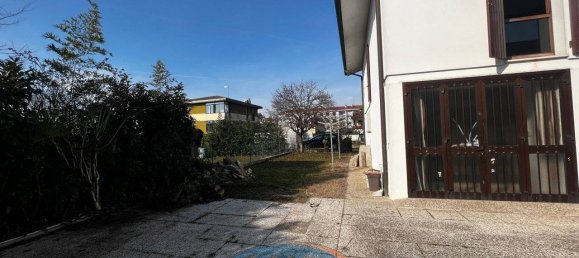 3 bedrooms Villa in Mestrino, Italy No. 12728 4