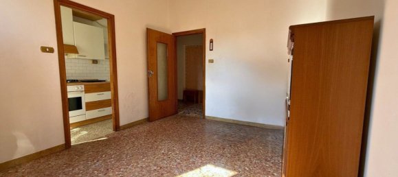 4 rooms Apartment in Reggio Emilia, Italy No. 98137 8