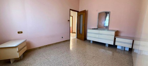 4 rooms Apartment in Reggio Emilia, Italy No. 98137 16