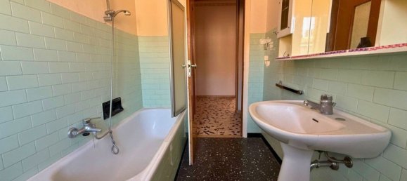 4 rooms Apartment in Reggio Emilia, Italy No. 98137 22