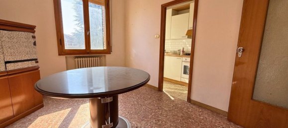 4 rooms Apartment in Reggio Emilia, Italy No. 98137 7