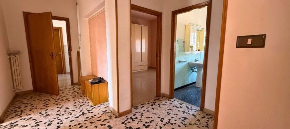 4 rooms Apartment in Reggio Emilia, Italy No. 98137 12