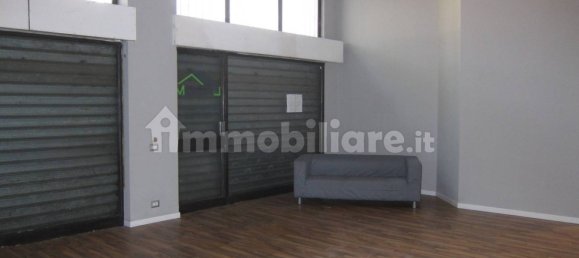 1-salle Propriété commerciale à Vergiate, Italy No. 214139 2
