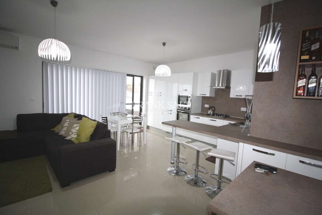 2 bedrooms Penthouse in Marsaskala, Malta No. 6340
