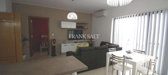 2 bedrooms Penthouse in Marsaskala, Malta No. 6340 2