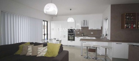 2 bedrooms Penthouse in Marsaskala, Malta No. 6340 4