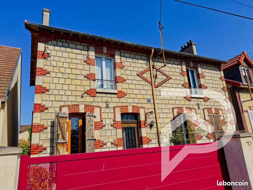 3 bedrooms House in Persan, France No. 332357