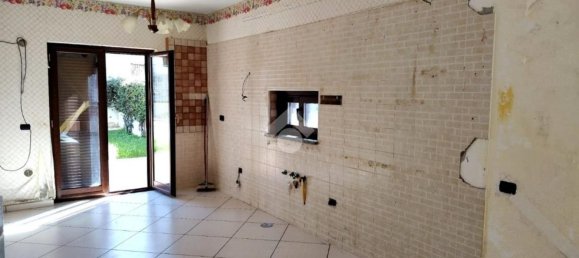 3 Schlafzimmer Wohnung in San Felice a Cancello, Italy, Nr. 316605 10