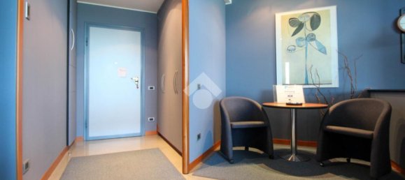 Oficina de 3 habitaciónes en Curno, Italy No. 237882 15