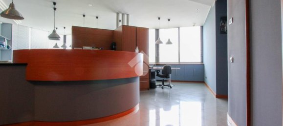 Oficina de 3 habitaciónes en Curno, Italy No. 237882 10