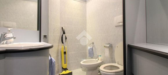 Oficina de 3 habitaciónes en Curno, Italy No. 237882 17