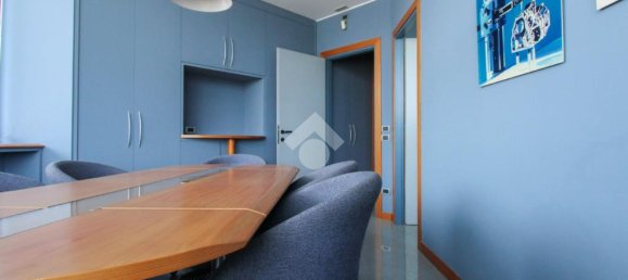 Oficina de 3 habitaciónes en Curno, Italy No. 237882 11