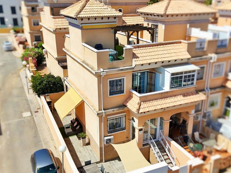 3 غرف نوم فيلا في Alicante, Spain رقم 178216