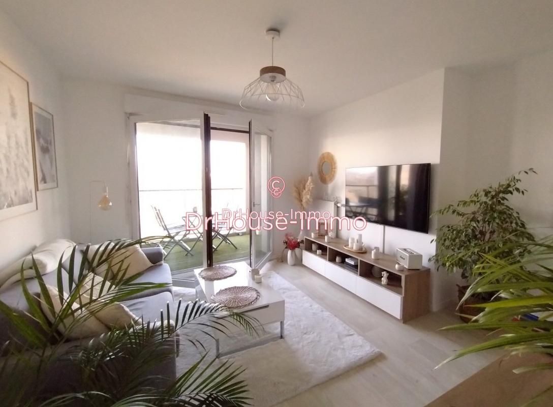 1 bedroom Apartment in Mantes-la-Ville, France No. 133461