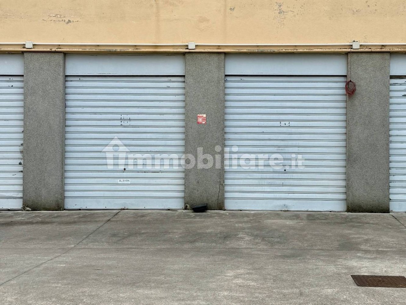 Garagem em Mozzo, Italy 13 m² N.º 302667