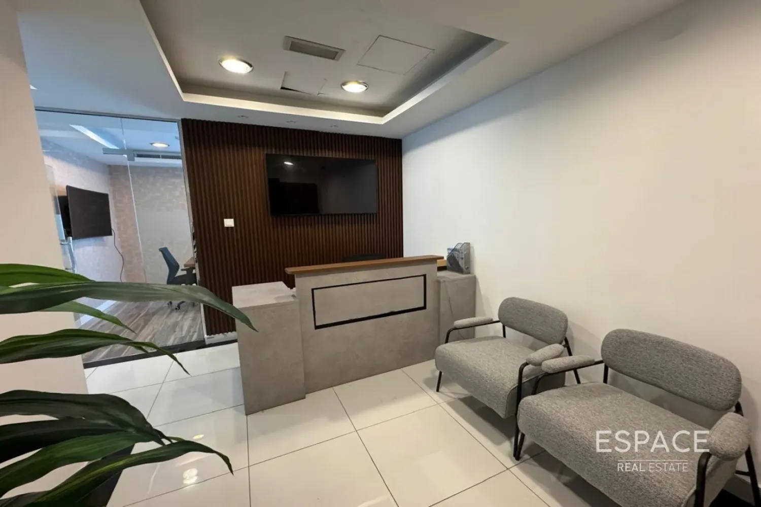 114m² Office for rent in Business Bay, Dubai, UAE № 108558