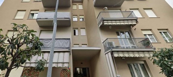 2 bedrooms Apartment in Parma, Italy No. 293395 10