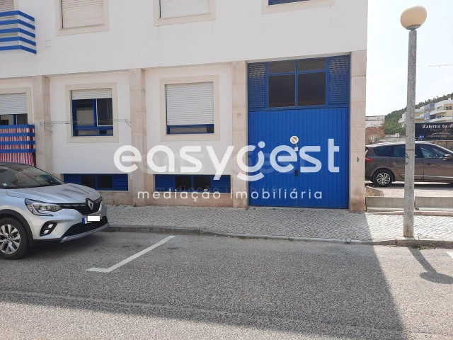 32m² Garage in Setubal, Portugal No. 77381